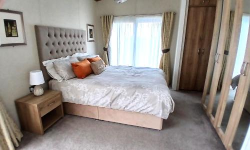 Skegness Complejo | Bluebell Luxury 2 Bedroom Lodge - a perfect couples retreat at Southview