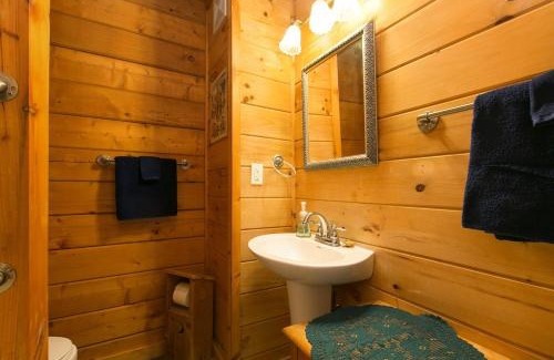 Asheville Casa | Blueberry Hill Cabin-Private, secluded cabin with a fireplace and New Hot Tub 2025