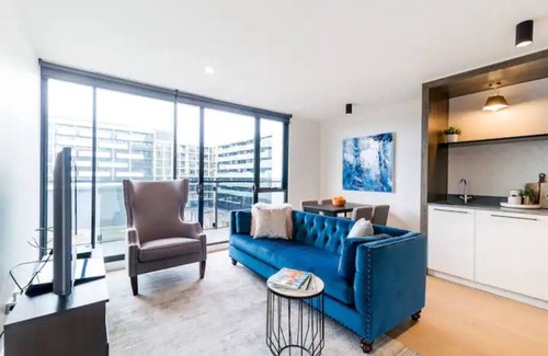 Abbotsford Apartamento | Bluebird Beacon Discover a Chic River Lookout