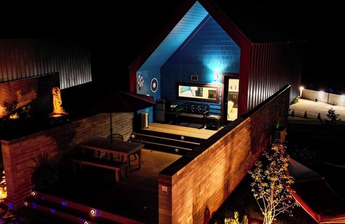 Wildwood Casa | Bluebird Cabin | Views, Fire pit, Outdoor Kitchen