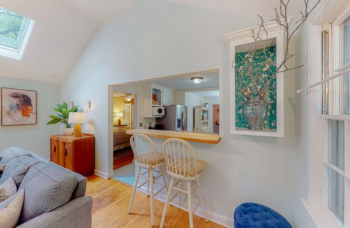 Woodbine Casa | Bluebird Cottage | House in Nashville