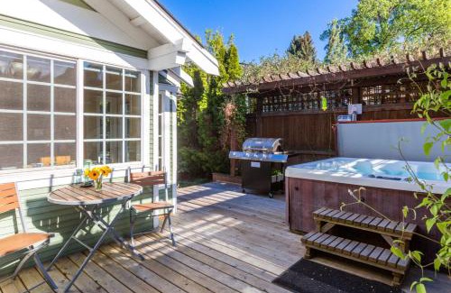 River West Casa | Bluebird Day - Cascadia Craftsman