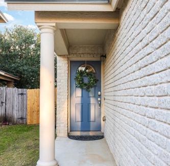 Wetmore Casa | Bluebonnet - A Birdy Vacation Rental