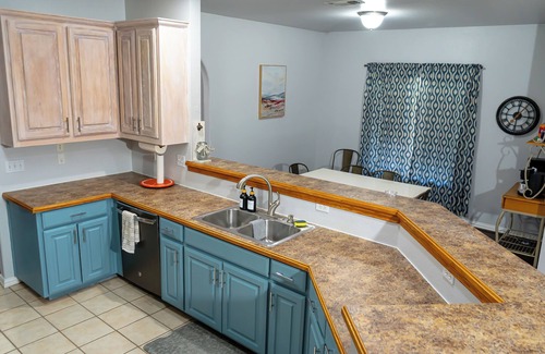 Corinth Casa | BlueDoor on Aspen | BBQ grill | Kids playground