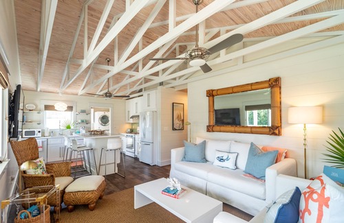 Santa Rosa Beach Cabaña | Bluefish Coastal Cottage - 3 habitaciones / 2 baños - Cerca de la playa, bicicletas y jacuzzi.