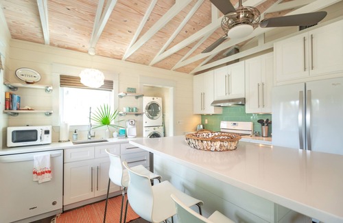 Santa Rosa Beach Cabaña | Bluefish Coastal Cottage - 3 habitaciones / 2 baños - Cerca de la playa, bicicletas y jacuzzi.