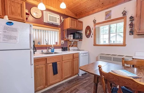 Briggsville Cabina | Bluegill Bungalow-9 Miles To Dells, Pet Friendly