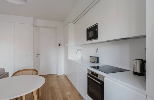 Alto do Pina Apartamento | Blueground | Areeiro, swimming pool, washer, a/c