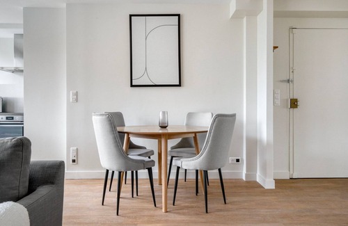 Saint-Vincent-de-Paul Apartamento | Blueground | Beaugrenelle, elevator & concierge