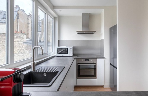 Saint-Vincent-de-Paul Apartamento | Blueground | Beaugrenelle, elevator & concierge