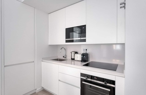 Benfica Apartamento | Blueground | Benfica, furnished, full kitchen
