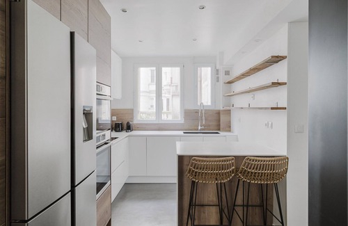 Saint-Vincent-de-Paul Apartamento | Blueground | Cadet, near dining & shopping