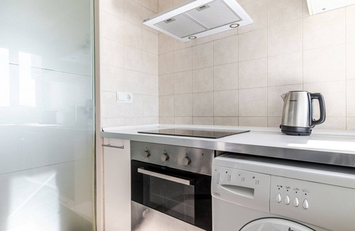 Castellana Apartamento | Blueground | Castellana, AC & w/d, near Retiro