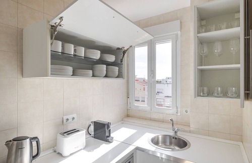 Castellana Apartamento | Blueground | Castellana, AC & w/d, near Retiro