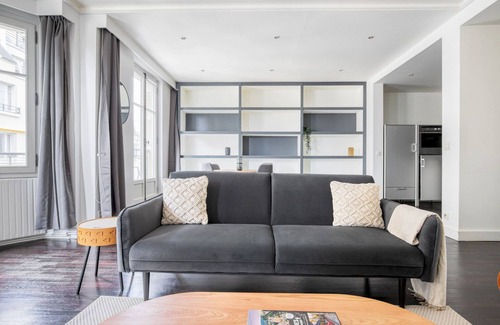 Champs-Elysees Apartamento | Blueground | Champs Elysées, furnished & equipped