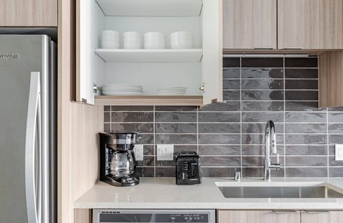 Downtown Oakland Apartamento | Blueground | Civic Center, view, nr Lake Merritt