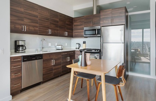 Civic Center Apartamento | Blueground | Civic Center, pool, nr Civic Center Plaza