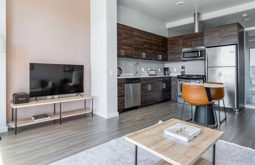 Civic Center Apartamento | Blueground | Civic Center, pool, nr Civic Center