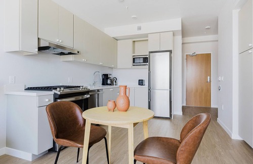 Chinatown Apartamento | Blueground | Downtown, elevator, nr parks