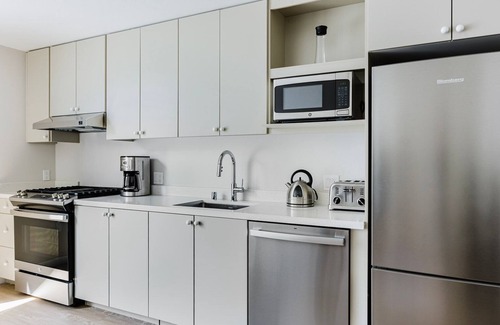 Chinatown Apartamento | Blueground | Downtown, elevator, nr parks
