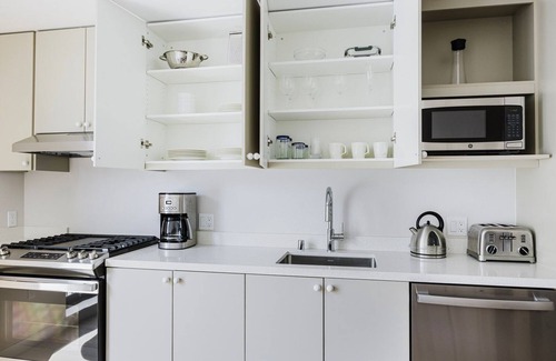 Chinatown Apartamento | Blueground | Downtown, elevator, nr parks