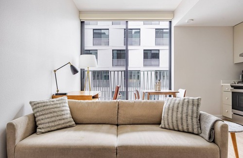 Chinatown Apartamento | Blueground | Downtown, elevator, nr parks