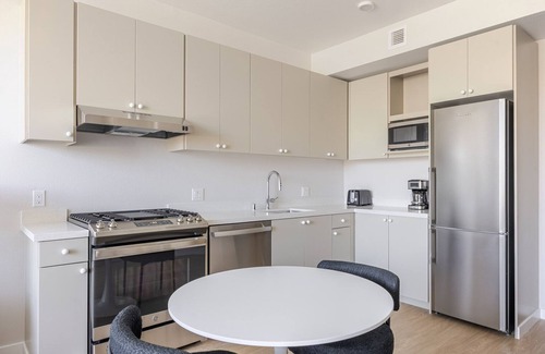 Chinatown Apartamento | Blueground | Downtown, elevator, nr parks