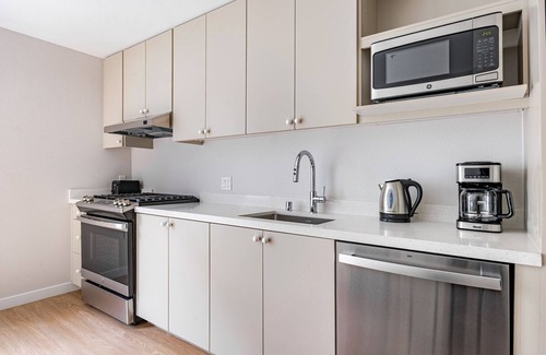 Chinatown Apartamento | Blueground | Downtown, elevator, nr parks