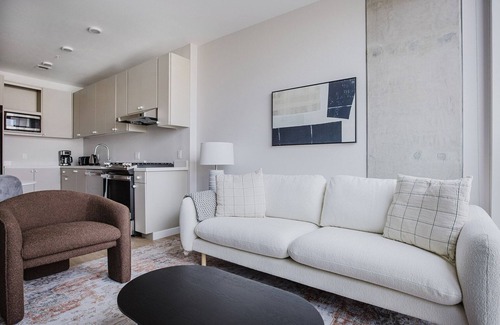 Chinatown Apartamento | Blueground | Downtown, AC & elevator, nr parks