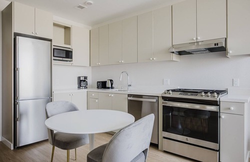 Chinatown Apartamento | Blueground | Downtown, AC & elevator, nr parks