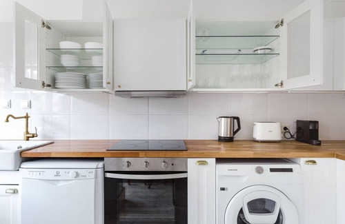 Estoril Apartamento | Blueground | Estoril, full kitchen & furniture