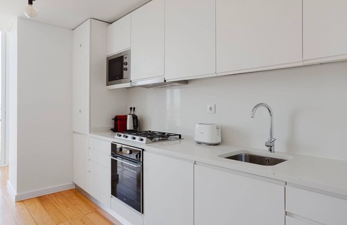 Penha de Franca Apartamento | Blueground | Graça, move-in-ready home w/ kitchen