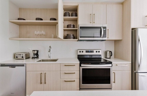 Forest Hills - Woodbourne Apartamento | Blueground | Jamaica Plain, AC, gym, nr pond