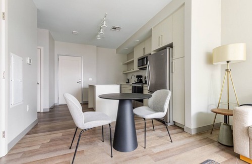 Jamaica Plain Apartamento | Blueground | Jamaica Plain, AC, gym, nr pond