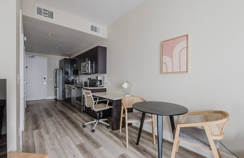 Mission Bay Apartamento | Blueground | Mission Bay, pool & w/d, nr museum