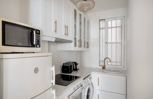 Montmartre Apartamento | Blueground | Montmartre, close to shops & cafes