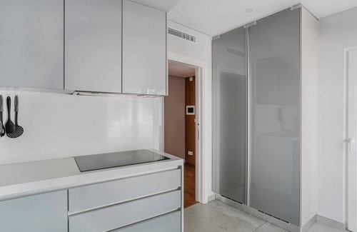Paco De Arcos Apartamento | Blueground | Oeiras, furnished, a/c, washer