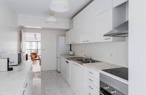 Paco De Arcos Apartamento | Blueground | Oeiras 2bd apartment