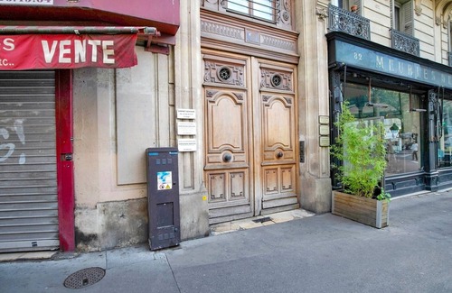 Saint-Vincent-de-Paul Apartamento | Blueground | Pigalle, nr shopping & festive area
