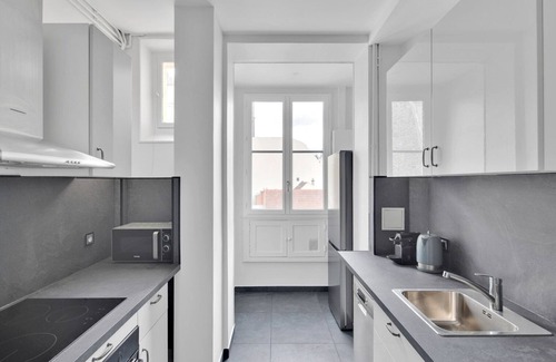 Neuilly-sur-Seine Apartamento | Blueground | Pont de Neuilly, nr shops & dining