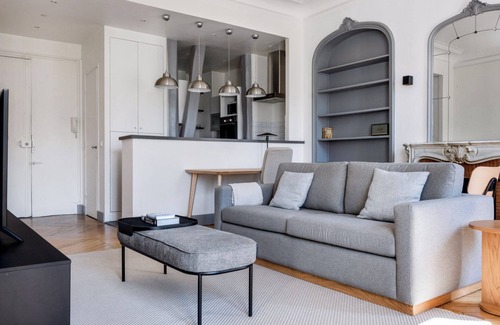 Quartier du Faubourg-Montmartre Apartamento | Blueground | Rochechouard, a/c, nr restaurants