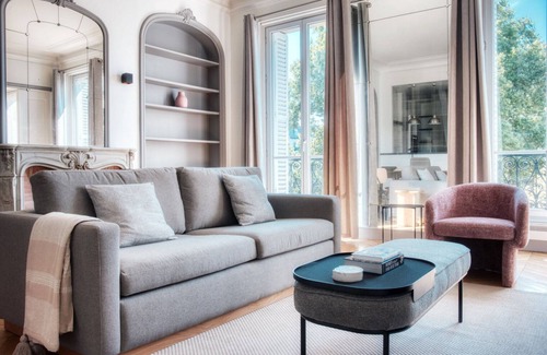 Quartier du Faubourg-Montmartre Apartamento | Blueground | Rochechouard, a/c, nr restaurants