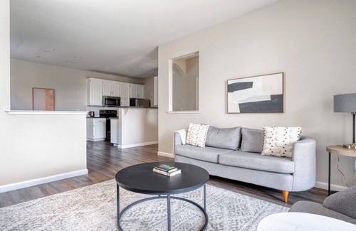 Sunnyvale West Apartamento | Blueground | Sunnyvale West, pool, nr Park