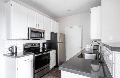 Sunnyvale West Apartamento | Blueground | Sunnyvale West, pool, nr Park