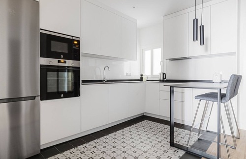 Chamberi Apartamento | Blueground | Trafalgar, doorman & w/d, nr Olavide