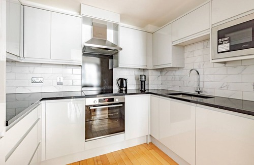 Vauxhall Apartamento | Blueground | Vauxhall, balcony, nr Thames