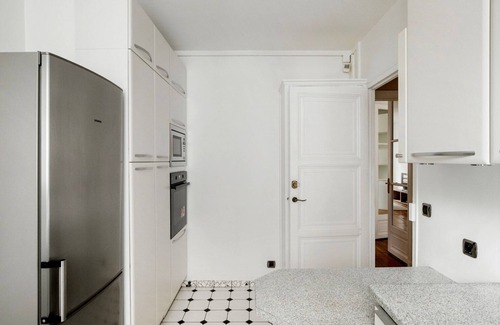 Porte-Dauphine Apartamento | Blueground | Victor Hugo, nr trocadero & park