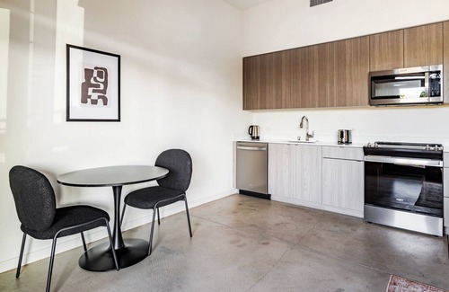Alameda Apartamento | Blueground | West Alameda, balcony, nr Alameda Beach