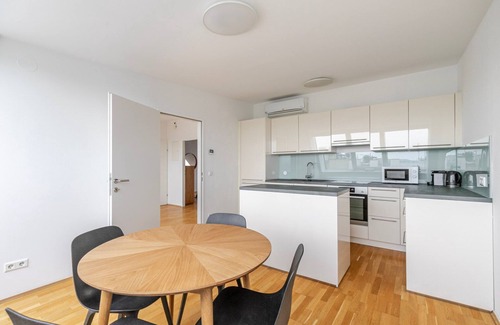 Wieden Apartamento | Blueground | Wieden, city view, nr Belvedere