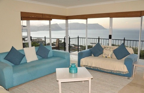 Simon's Town Villa | Villa Blueline - Vistas a la playa y la montaña